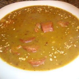 Sopa de Ervilha com Cebola Torrada