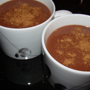 Chocolate Quente com Aroma de Baunilha e Canela em Pó