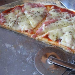 Pizza Rápida e Fácil (base sem levedar)