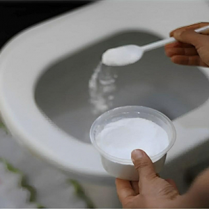 Misturinha caseira para limpar vaso sanitário e eliminar os maus odores