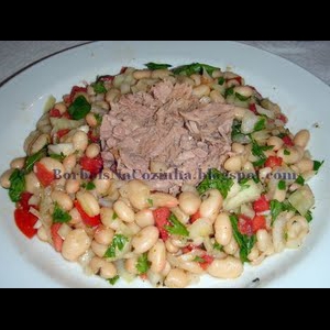 Salada de Feijão Branco com Atum em 20 minutos