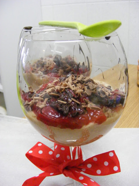 Mousse de castanha aromatizada com chá roiboos It by Jugais, doce de frutos vermelhos e um toque de chocolate