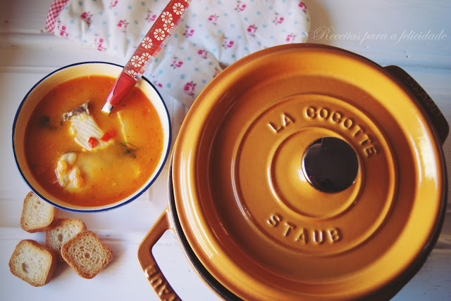 Sopa Simples de Peixe com Tomate e Pevide
