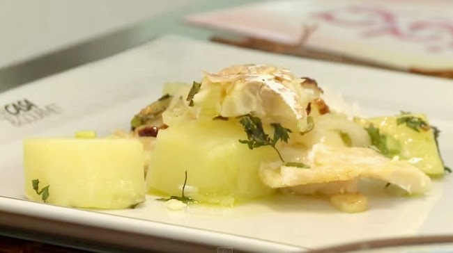 Bacalhau com batatas, ao forno (vídeo)