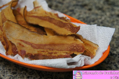 Bacon Crocante e Sequinho (Microondas)
