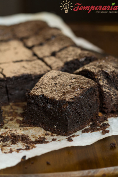 Brownie sem farinha muito fácil (ou o melhor brownie do mundo)