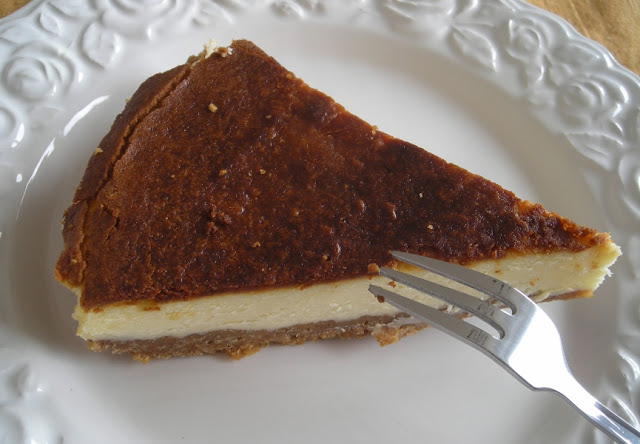 Cheesecake americano clássico e simples.
