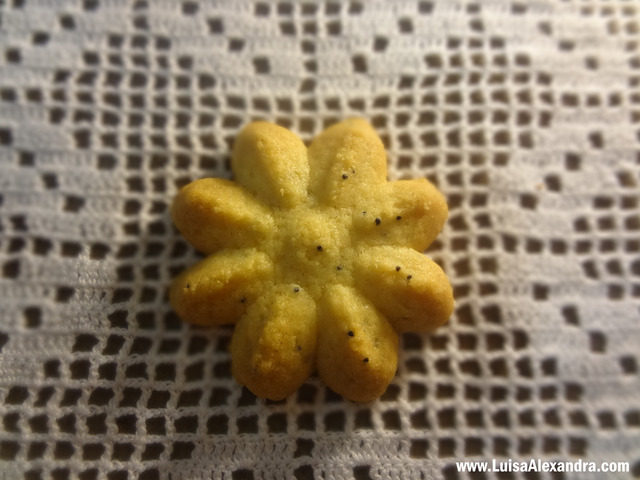 Biscoitos de Manteiga com Sementes de Papoila • DISPÁRA BISCOITOS