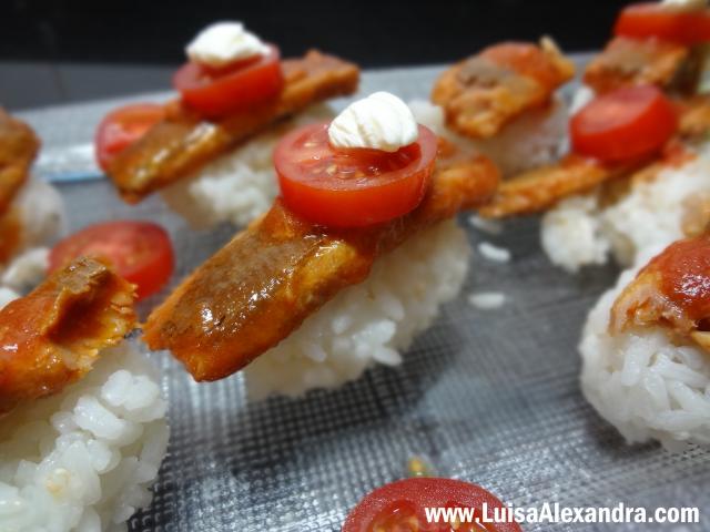Arroz Sushi com Sardinhas Despidas em Tomate