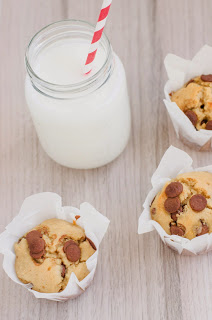 Muffins de Manteiga de Amendoim com Gotas de Chocolate