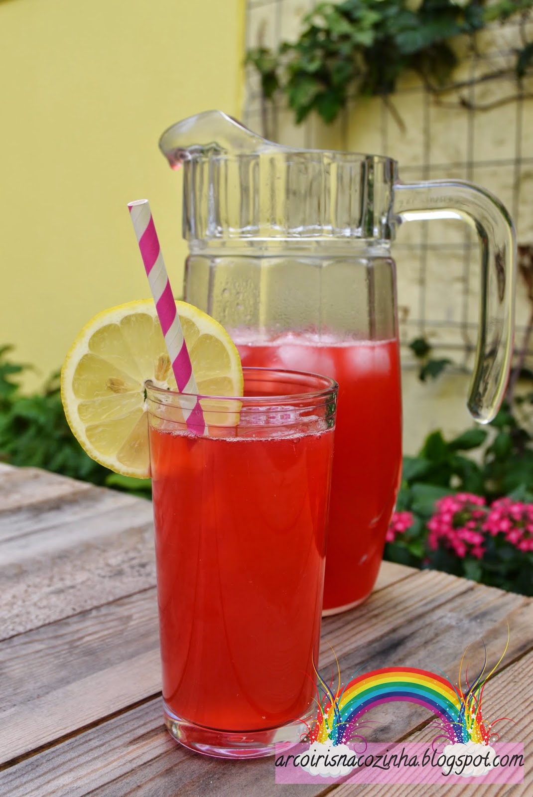 Limonada Cor-de-Rosa (Pink Lemonade)