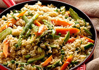 Frigideira de Arroz e Legumes com Curry Verde (vegana)