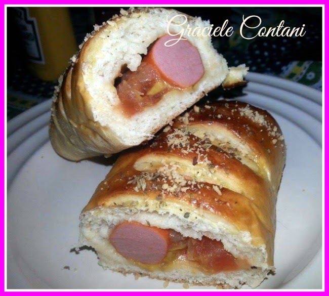 Hot dog de forno, com orégano e queijo, de Graciele Contani