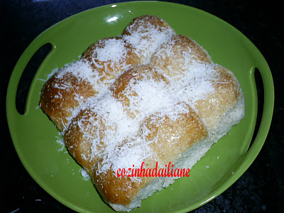 pão doce com farofa de côco