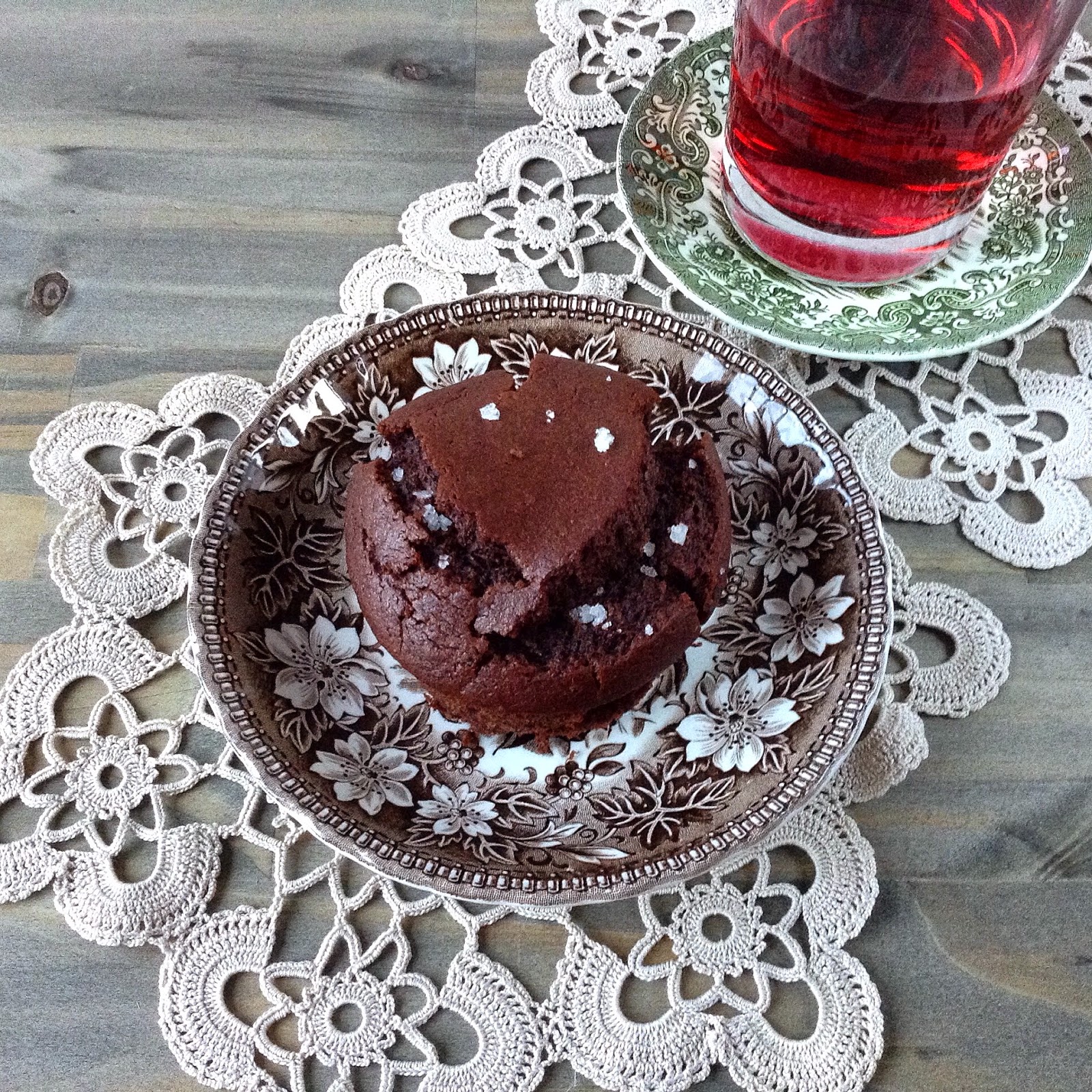 Queques de chocolate extra negro e centeio | Extra dark chocolate and rye muffins