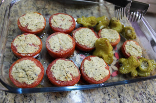 tomates e pimentas cambuci recheados com queijo árabe