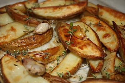 Batatas no forno com tomilho