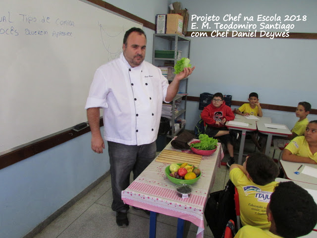 Projeto Chef na Escola, na Escola Municipal Teodomiro Santiago