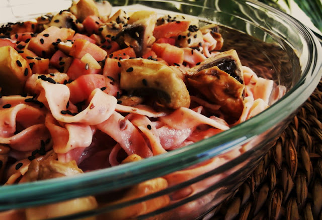 Tagliatelle de Beterraba e Cereais com Bacon e Cogumelos