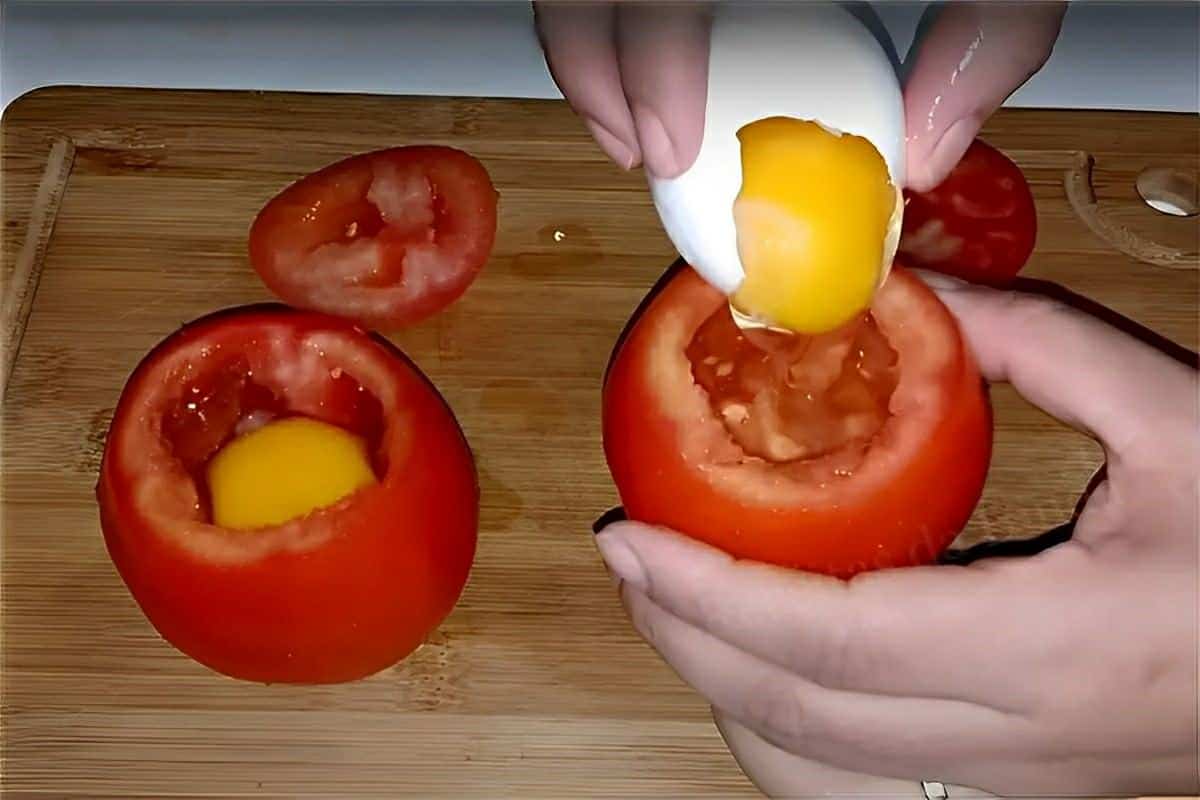 Esse tomate recheado é gostoso fácil de preparar e perfeito para um jantar leve e saudável