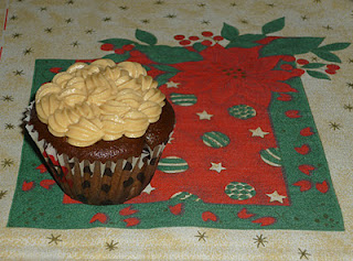 Cupcakes de Chocolate com recheio e cobertura de Manteiga de Amendoim