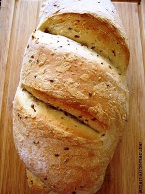 Pão com linhaça, aveia e gergelim