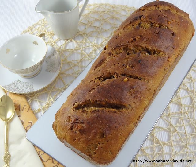 Pão de Ameixa com Nozes para o World Bread Day