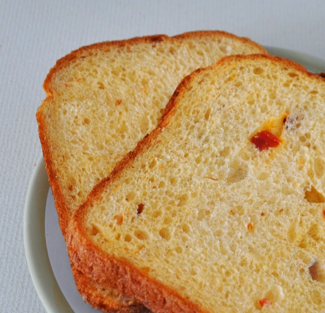 Pão Rústico de Tomate e Cebola Roxa
