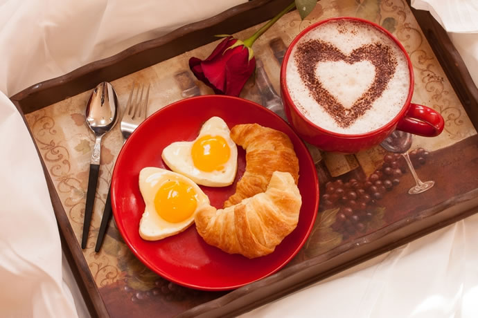Ideias para preparar um Pequeno Almoço romântico