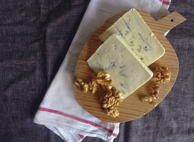 Creme de queijo azul com nozes/ Blue cheese and wallnuts