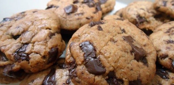 Biscoito cookie de chocolate tipo americano fácil