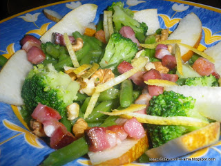 Salada Verde com Bacon, Noz e Pera