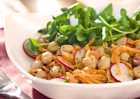 Salada de Grão-de-Bico com Cenoura e Salsinha (vegana)