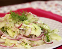 Salada de Pepino com Cebola Roxa e Endro (vegana)