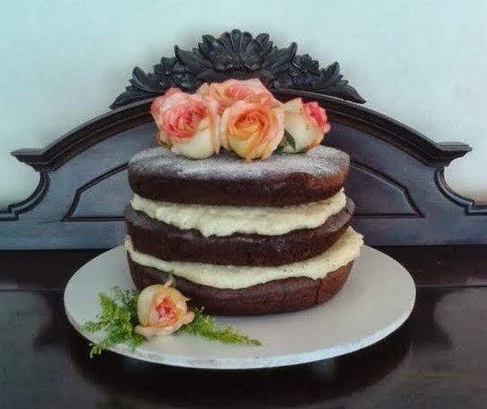 Naked Cake - Chocolate e Baunilha