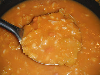 Sopa de Feijão Manteiga com Couve