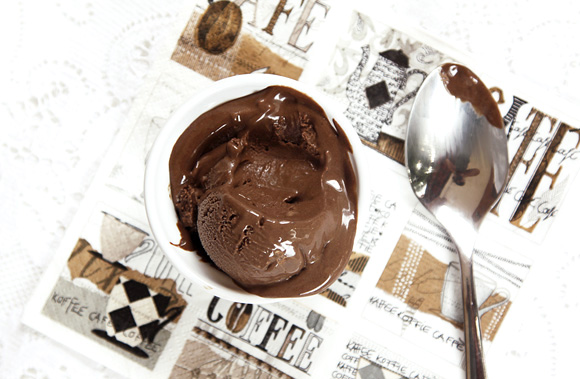 Sorvete de chocolate (sem sorveteira)