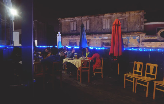 Petiscos no terraço/ Dinner on the terrace