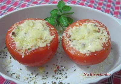 Tomates Recheados com Carne Seca e Creme de Ricota