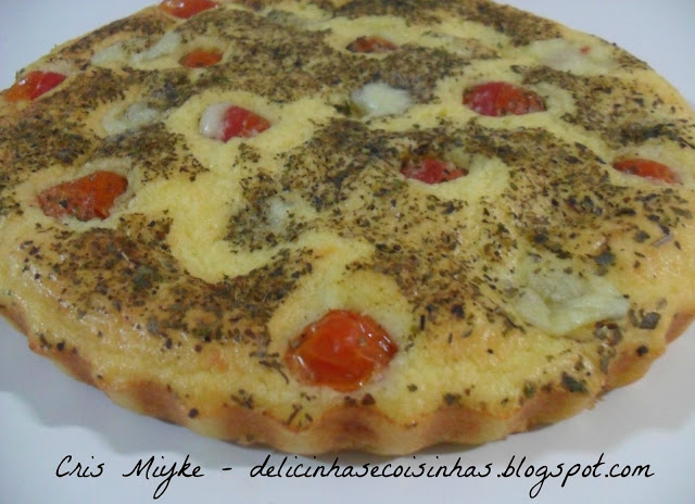 Torta de Tomate Cereja e Mussarela Bolinha