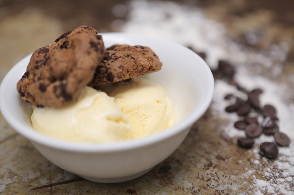Cookies de chocolate com manteiga de avelã