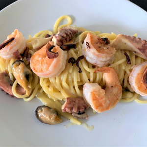 Spaghetti alla Carbonara com Frutos do Mar