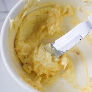 Manteiga de alho fácil