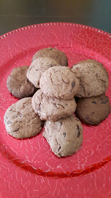 Cookies de cacau com pepitas de chocolate