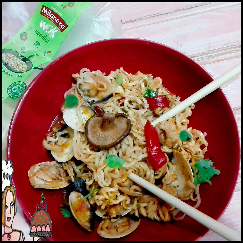 Noodles com camarão e ameijoas ♥♥♥