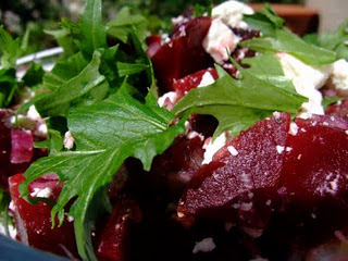 Salada de Beterraba com Queijo de Cabra e molho de Uvas
