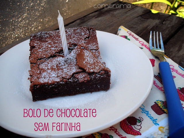 1 ano de blog + bolo de chocolate SEM farinha!!