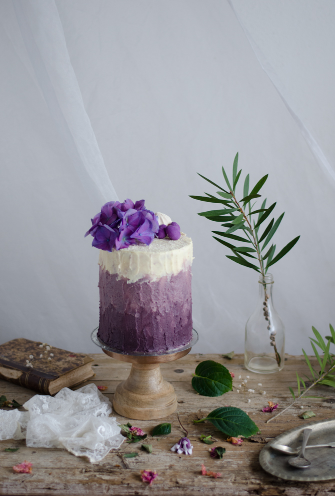 Bolo de natas e mirtilo com buttercream de lavanda // Blueberry and cream layer cake with lavender buttercream