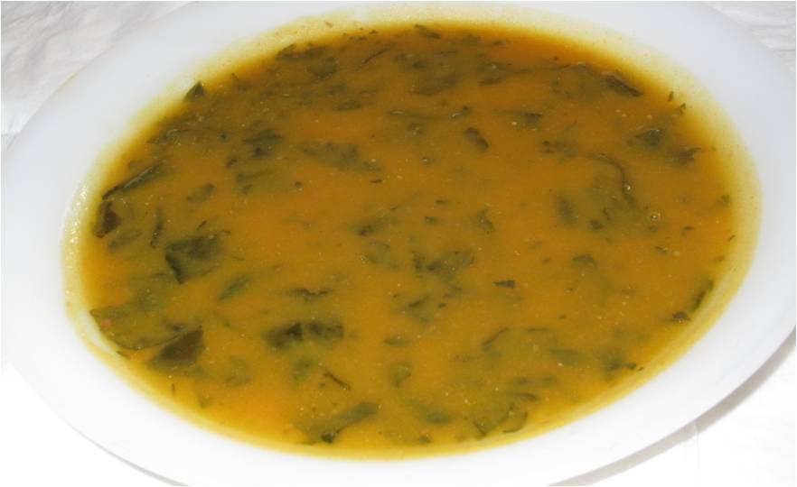 Sopa de abóbora, feijão manteiga e espinafres